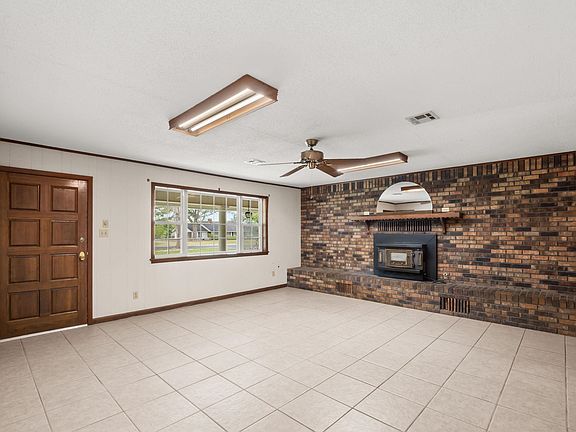 3rd image of 1960 Granberry Rd