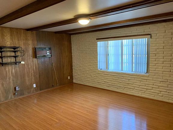 3rd image of 6243 Oak Ave