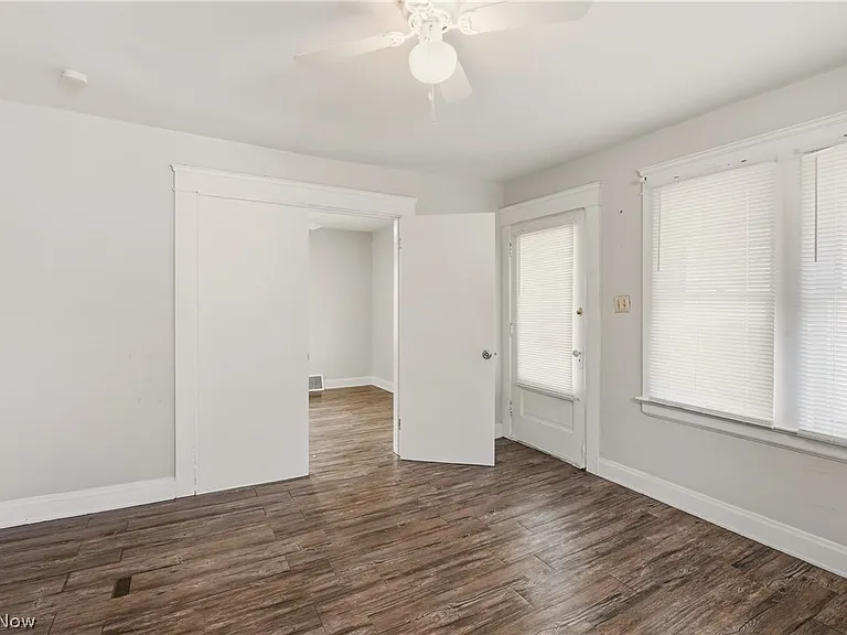 515 E 143rd St #UPSTAIRS — Photo 15