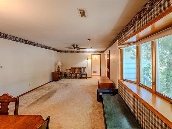 3rd image of 306 N Green St