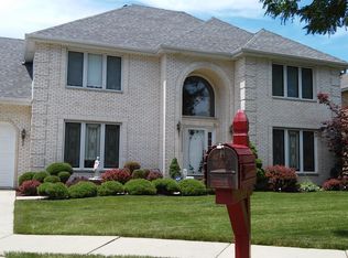 712 S Yale Ave, Arlington Heights, IL 60005