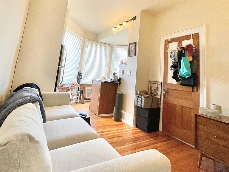 4729 Hazel Ave #2R — Photo 6