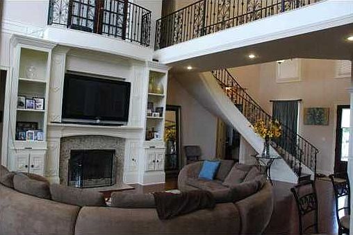 4th image of 3327 Bridgewater Dr