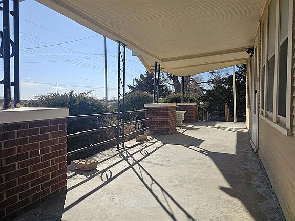 2nd image of 1802 Park St