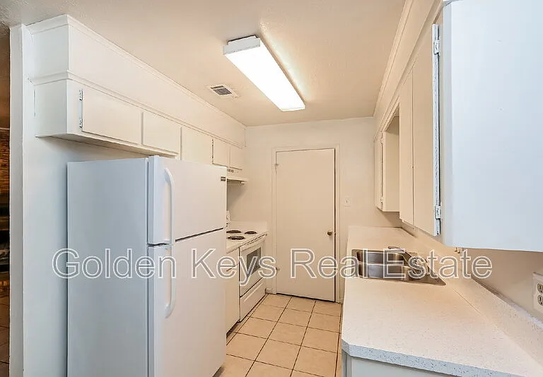 709 San Benito Dr — Photo 4