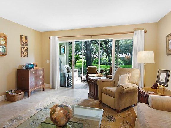 2nd image of 107 Park Shores Cir Unit 27