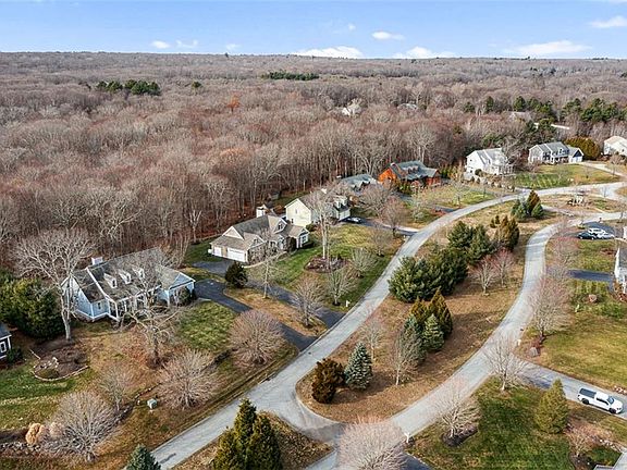 4th image of 188 Delano Dr