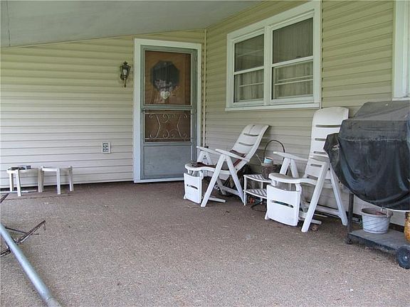 4th image of 1701 Arlington Dr