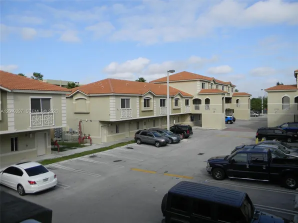 7989 NW 8th St APT 107D, Miami, FL 33126