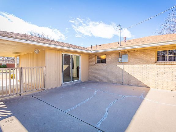 4th image of 703 S Plains Park Dr