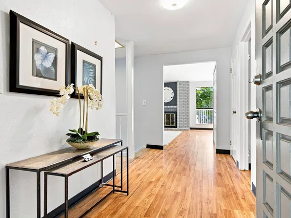 13945 SE 60th St, Bellevue, WA 98006