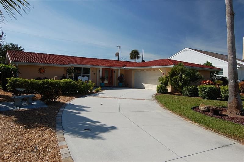 1st image of 517 Villas Dr