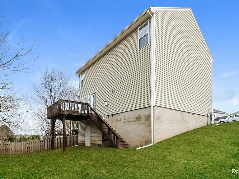 310 Creekview Dr — Photo 14