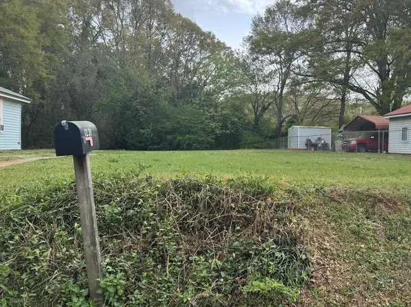 1234 D F Fuller Dr, Griffin, GA 30224