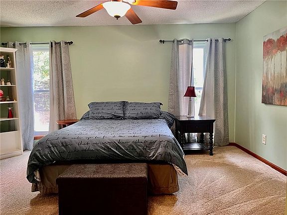 4th image of 140 E Nelson Cir