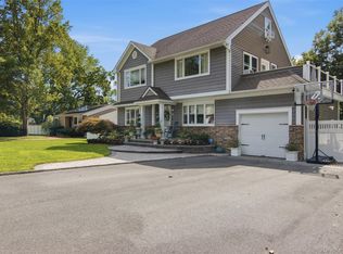 8 Glen Way, Lake Grove, NY 11755