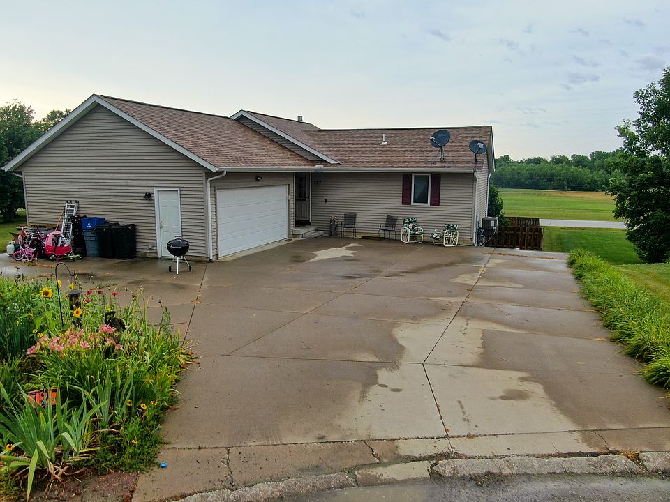 1st image of 727 Bambi Ct