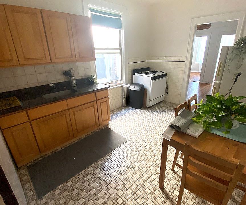 1st image of 37-16 Astoria Blvd S #2