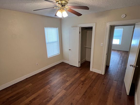 3rd image of 1217 NW Oak Ave