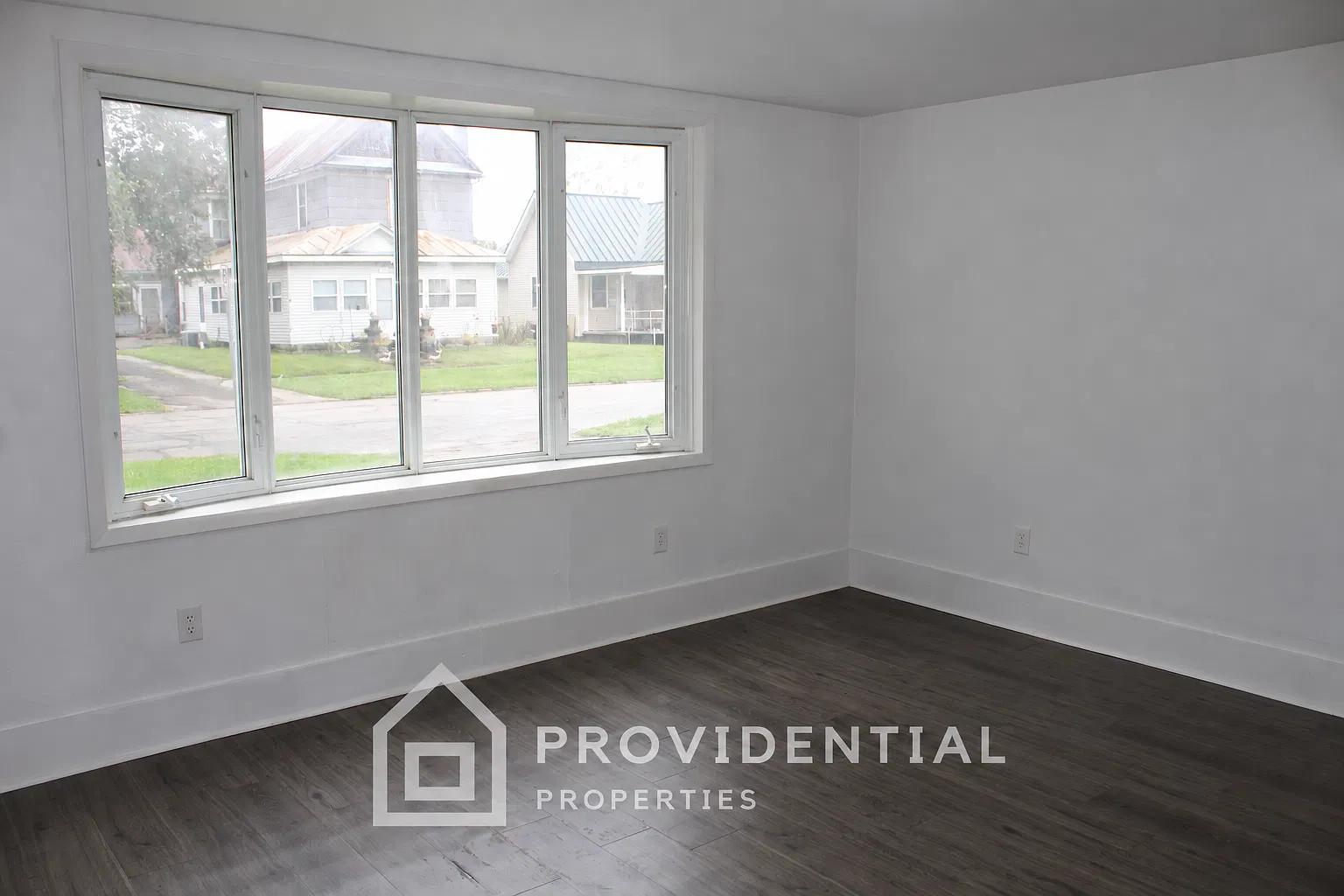 Fully Renovated 4-Bedroom, 2-Bath Home in Winchester — Photo 3