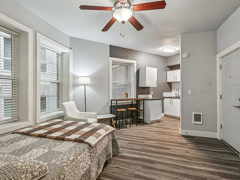 CENTER VIEW APARTMENTS- LIVE YOUR BEST LIFE HERE! — Photo 28