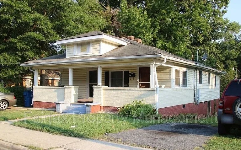 301 E Lawson St #C — Photo 1