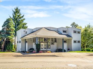 2906 Carriage Way #B, West Linn, OR 97068