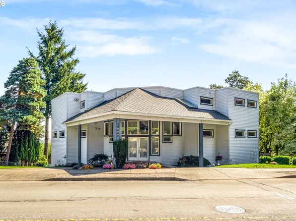 2906 Carriage Way #B, West Linn, OR 97068