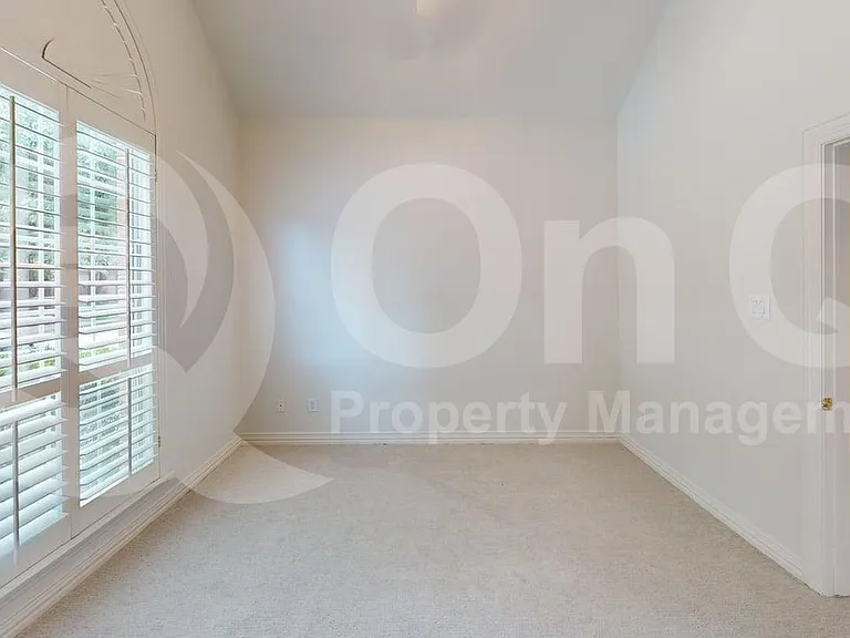 1306 Granger Dr — Photo 11