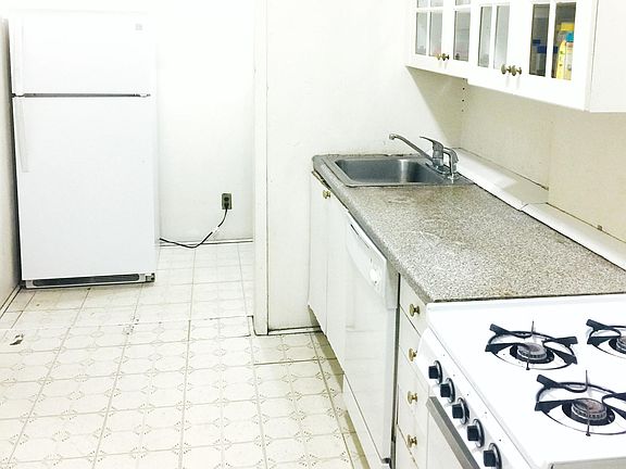 Dish washer, Stove top oven, refrigerator