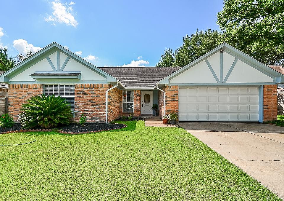 1st image of 22115 Rivermead Dr