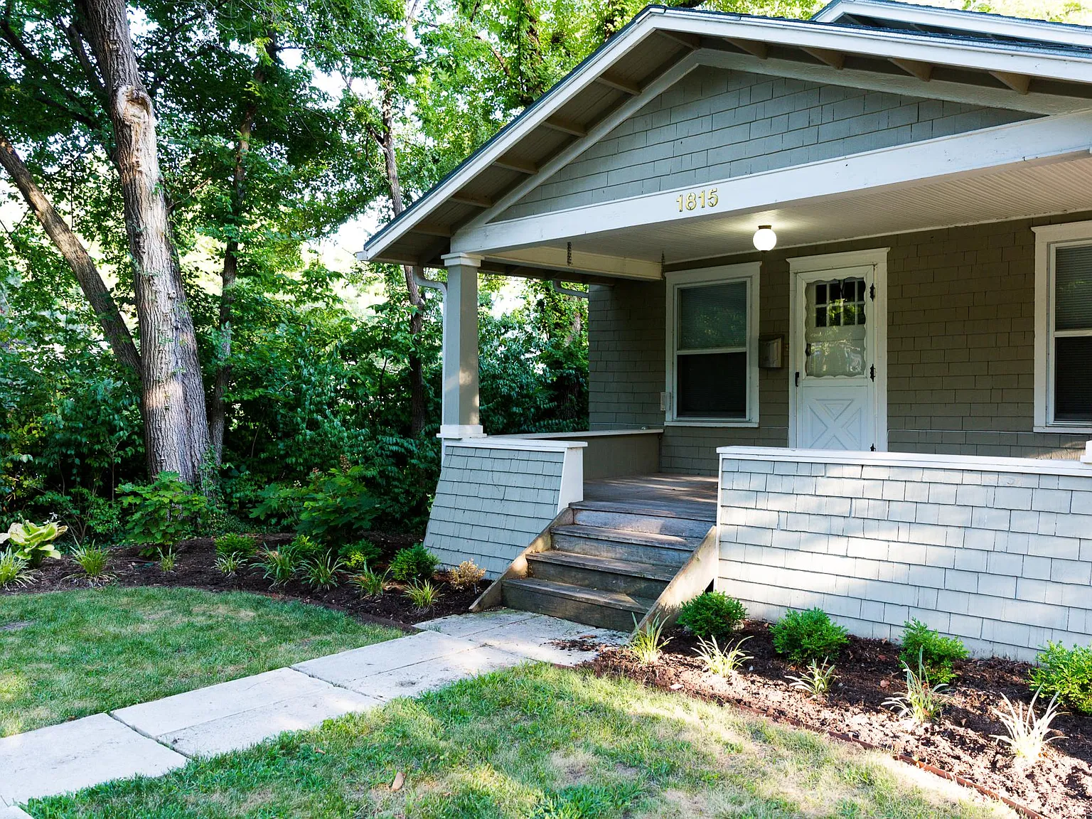 5 bed, 2.5 bath, $2,900 — Photo 2