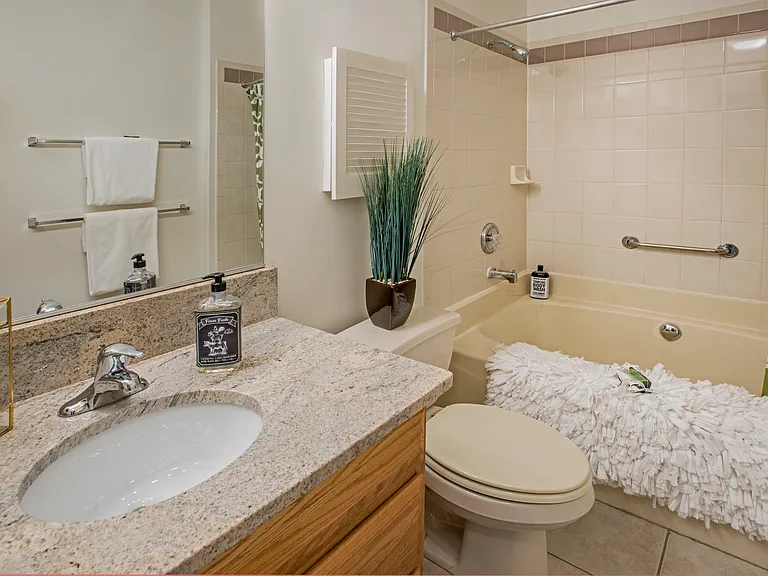 Westmount Apartments — Photo 20
