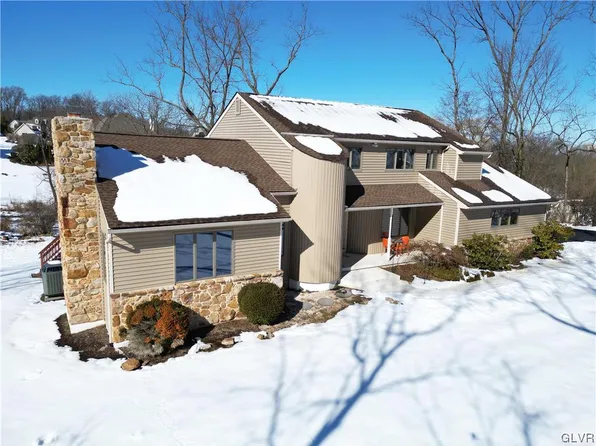 5767 Bel Air Dr, Coopersburg, PA 18036