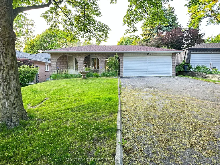 32 Castle Harbour Ln — Photo 1