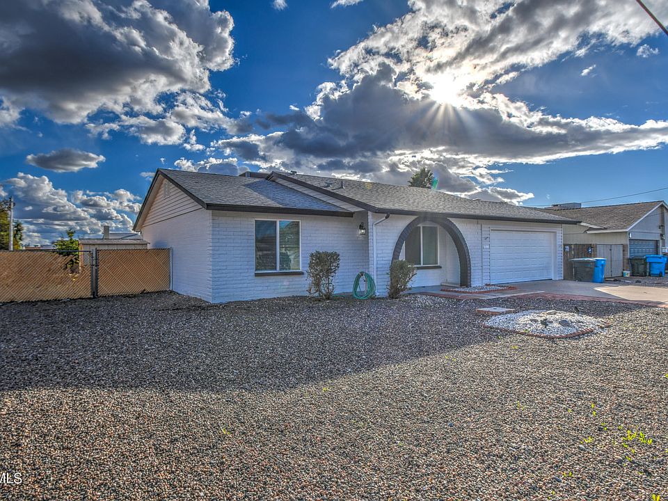 1st image of 3027 W GROVERS Avenue