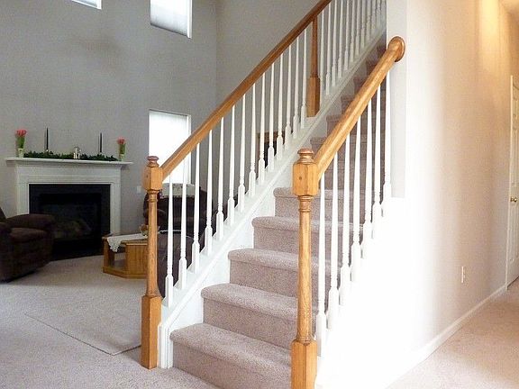 3rd image of 504 Diamond Dr