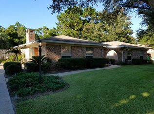 117 Country Club Rd, Shalimar, FL 32579