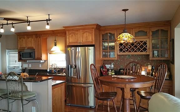 3rd image of 4688 Lahaina Ln