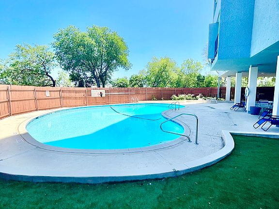 2nd image of 7039 San Pedro Ave APT 704