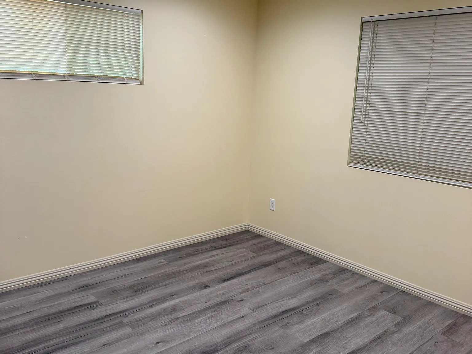 2 bed, 1000 sqft, $3,200 — Photo 4