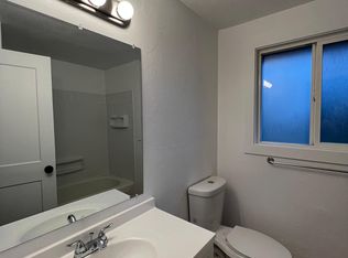 212 S 41st St, Springfield, OR 97478