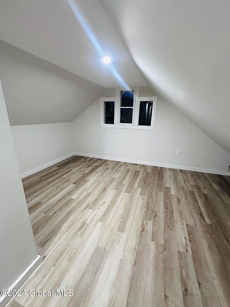4th image of 1537 Richard Street