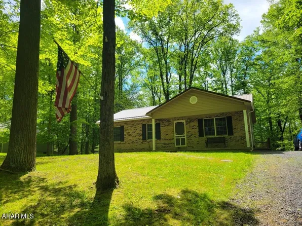 642-5 Fathoms Rd, Du Bois, PA 15801