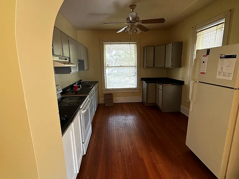 1039 Wendell Ave #1 — Photo 3