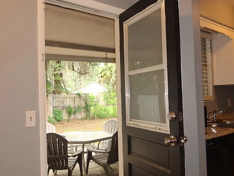 8211 Gwendolyn Rd — Photo 35