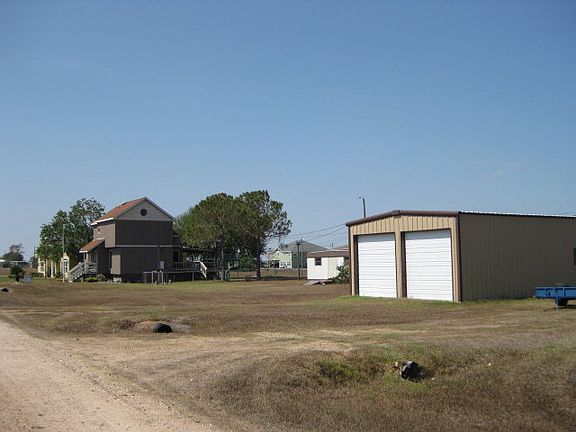 2nd image of 300 Bayview Dr