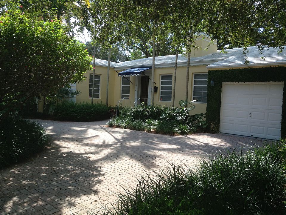 Circular driveway