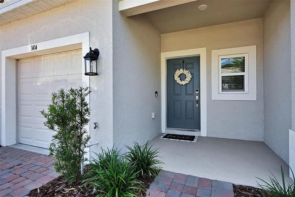 3 bed, 2.5 bath, 1365 sqft, $2,500 — Photo 2