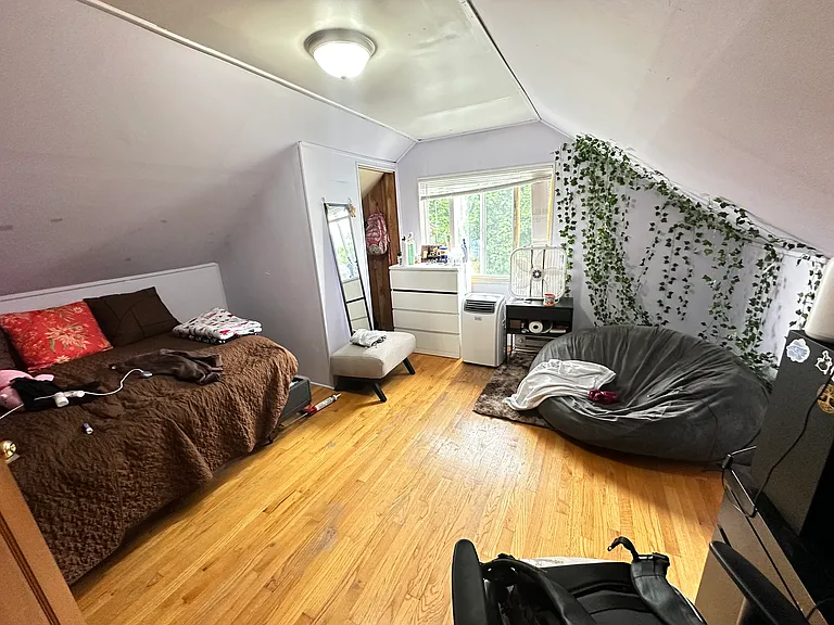 142 W Adams St #2 — Photo 7